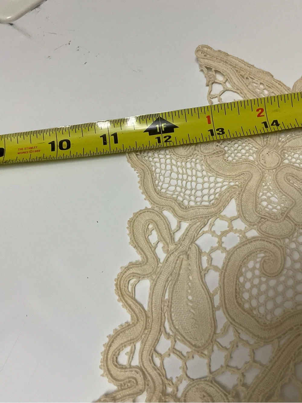 Antique Cream Lace Decorative Collar